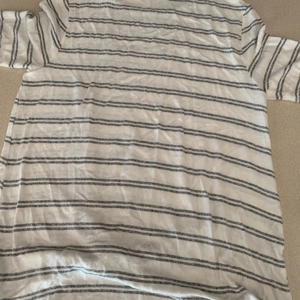Women’s 3/4 sleeve knit top. NWT